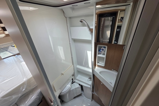 Malibu-Van-Comfort-GT-Skyview-Interior-Bathroom.jpg