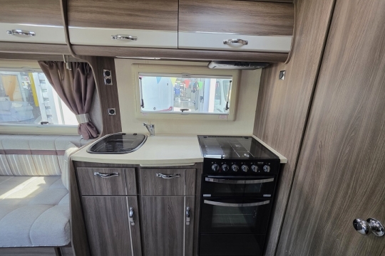Auto-Sleepers-Burford-Duo-Interior-Kitchen.jpg