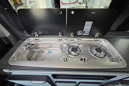 VW-Camper-King-St-Tropez-Interior-Kitchen-Top.jpg