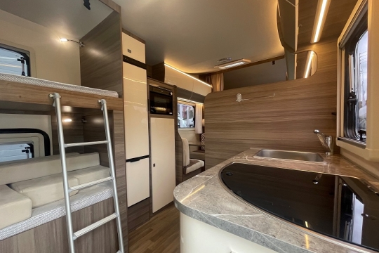 rimor-evo-sound-7-interior-sink-to-front.jpg