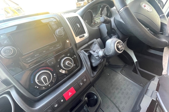 swift-champagne-604-interior-dash.jpg
