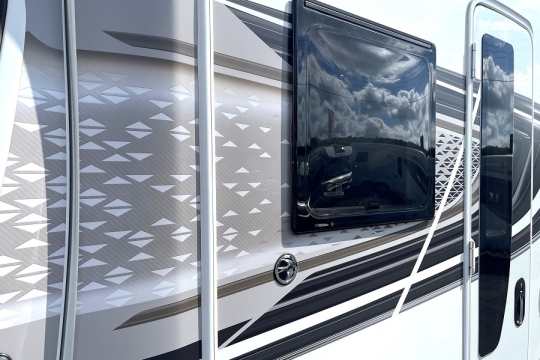 swift-champagne-604-exterior-design.jpg