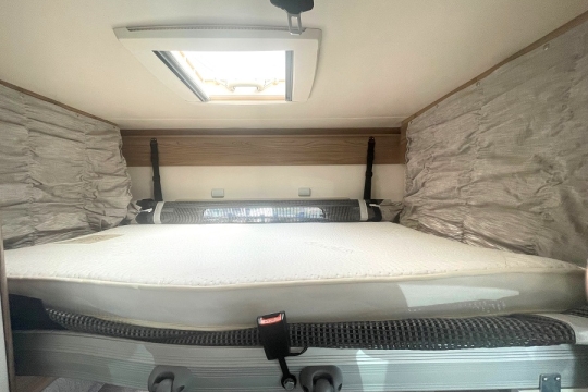 swift-champagne-c404-interior-drop-down-close.jpg
