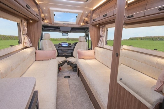 bourton-interior-to-rear.JPG