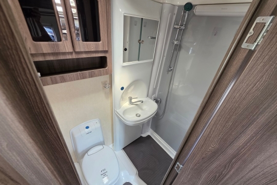 Auto-Sleepers-Bourton-Interior-Bathroom.jpg
