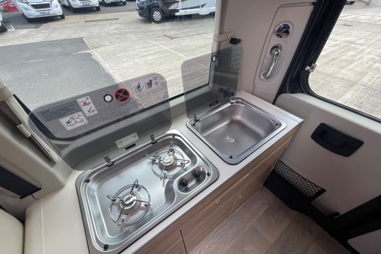 hymer-sydney-interior-kitchen.jpg