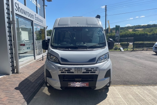 2025-warwick-xl-exterior-front.jpg