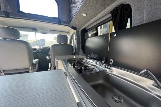vauxhall-vivaro-interior-cooker-to-front.jpg