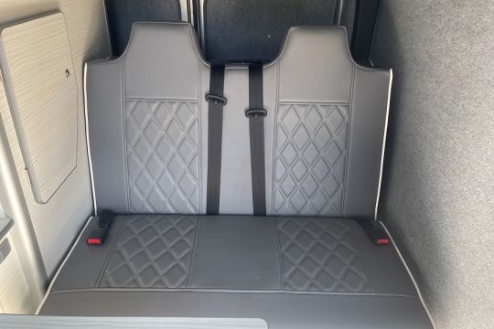 vauxhall-vivaro-interior-rear-seating.jpg