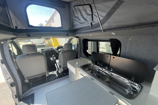 vauxhall-vivaro-interior-to-front.jpg