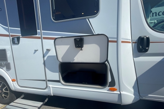 burstner-lyseo-t594-exterior-locker.jpg