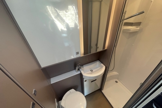 burstner-lyseo-t594-interior-washroom.jpg
