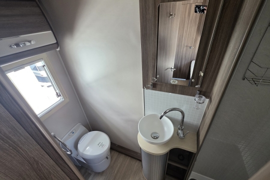 Auto-Sleepers-Corinium-Duo-Interior-Bathroom.jpg