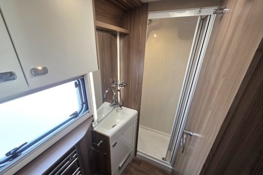 Swift-Bolero-724-FB-Interior-Shower.jpg