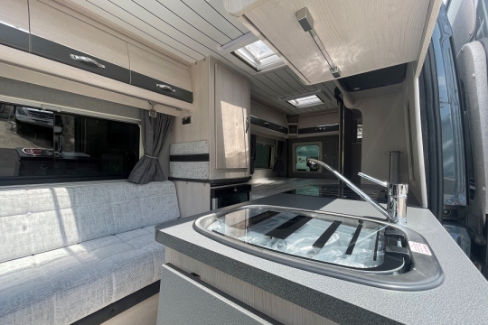 auto-sleepers-kingham-interior-overview.jpg