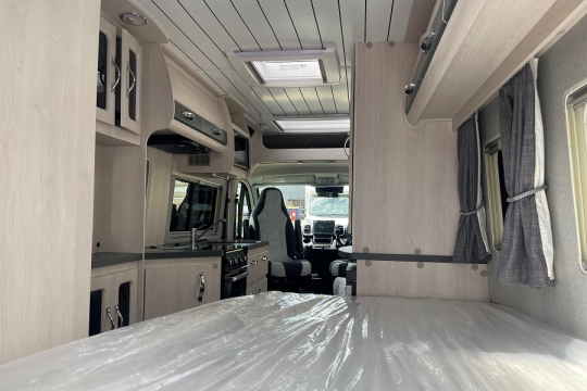 auto-sleepers-kingham-interior-from-rear-doors.jpg