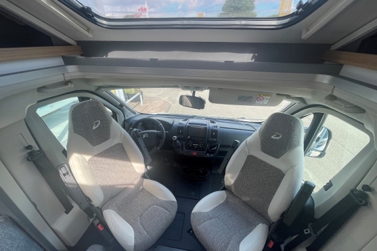dethleffs-eurostyle-t7052-interior-cab.jpg