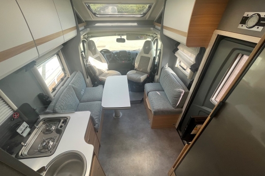 dethleffs-eurostyle-t7052-interior-front-interior.jpg