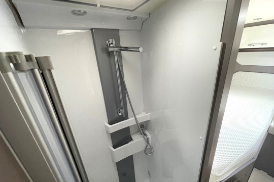 burstner-harmony-lyseo-727-interior-shower.jpg