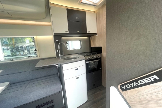 swift-voyager-505-interior-kitchen.jpg