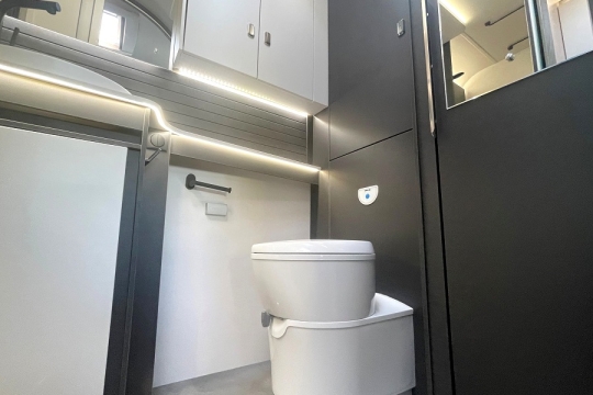 swift-voyager-505-interior-bathroom.jpg
