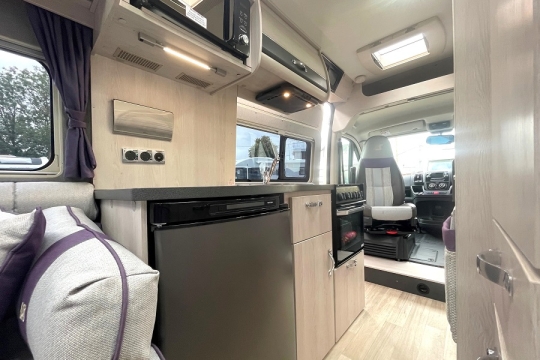 auto-sleepers-warwick-xl-interior-kitchen.jpg