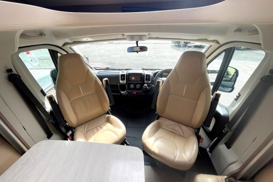 burstner-ixeo-time-586-interior-front-cab.jpg