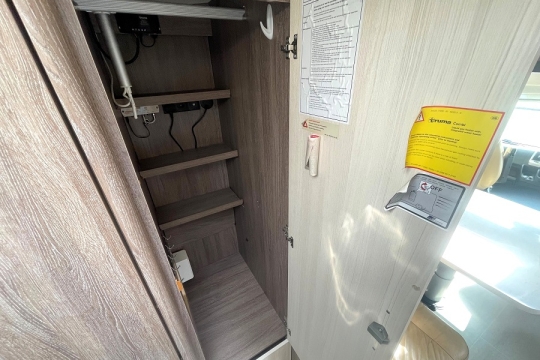 burstner-ixeo-time-586-interior-storage.jpg