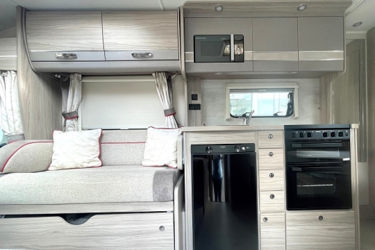 elddis-majestic-155-interior-overview-side.jpg