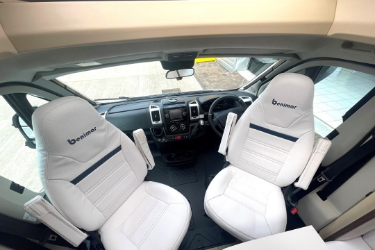 benimar-mileo-231-interior-cab-seats.jpg