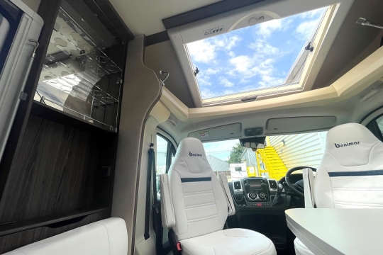 benimar-mileo-231-interior-skylight.jpg