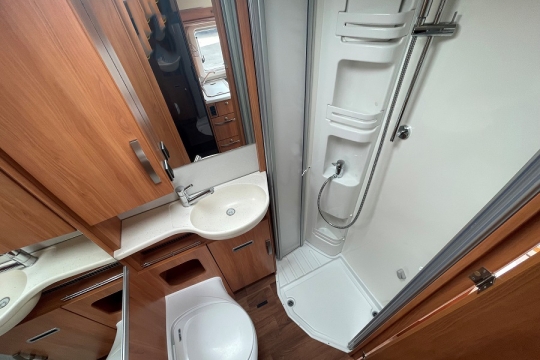 hymer-interior-washroom.jpg