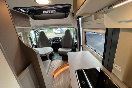 etrusco-cv-600-db-interior-to-front.jpg