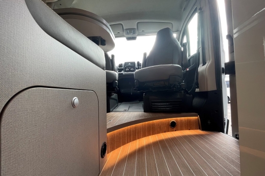 etrusco-cv-600-db-interior-floor-lights.jpg