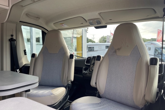 etrucsco-CV0-540-DB-interior-cab.jpg