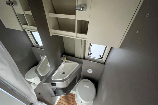 etrucsco-CV0-540-DB-interior-washroom.jpg