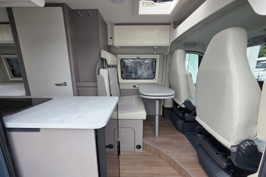 Etrusco-CV-600-DB-Interior-Entrance.jpg