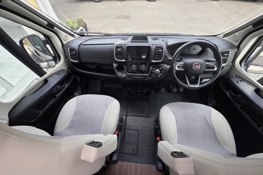 Etrusco-CV-600-DB-Interior-Cab.jpg