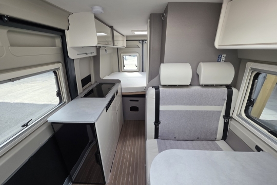 Etrusco-CV-600-DB-Interior-Front-to-Rear.jpg