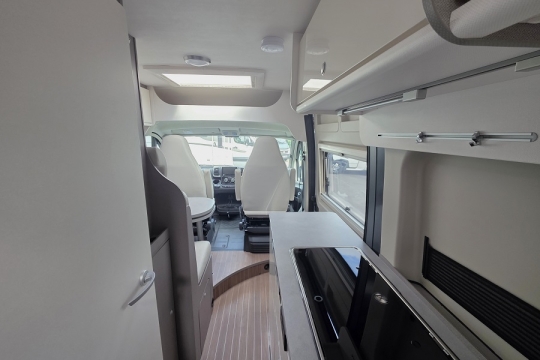 Etrusco-CV-600-DB-Interior-Rear-to-Front.jpg