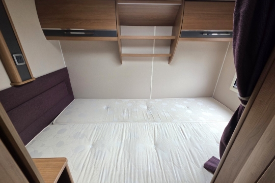 Auto-Trail-Apache-632-Interior-Bed.jpg