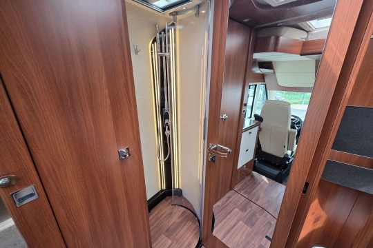 Carthago-Liner-for-two-I53-Interior-Shower.jpg