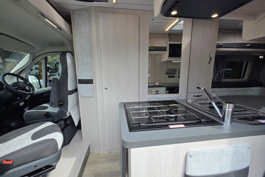 Auto-Sleepers-Warwick-XL-Interior-Entrance.jpg