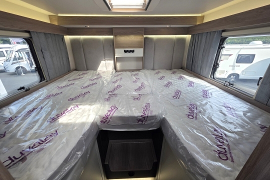 Swift-Voyager-584-Interior-Bed.jpg