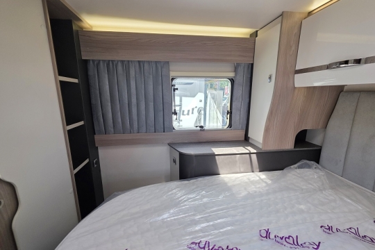 Swift-Voyager-594-Interior-Bed-Side.jpg