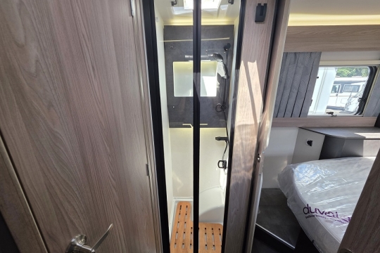 Swift-Voyager-594-Interior-Shower-Cabin.jpg