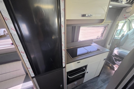 Swift-Carrera-144-Interior-Kitchen.jpg