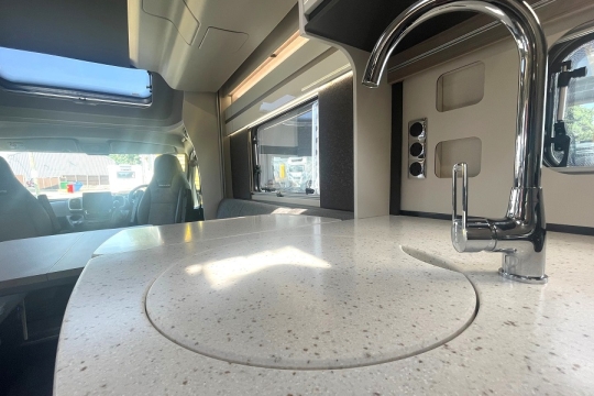 swift-escape-640-interior-worktop.jpg