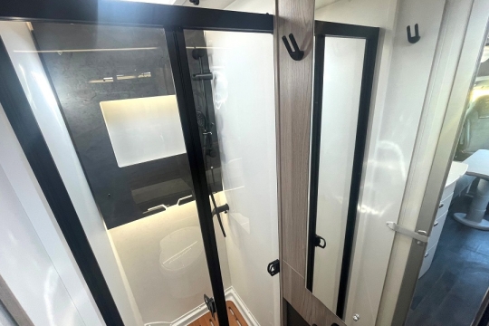 swift-escape-640-interior-shower.jpg