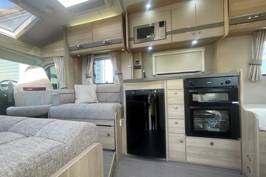 elddis-majestic-185-interior-overview.jpg